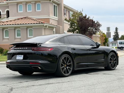 Used 2018 Porsche Panamera 4 image 8