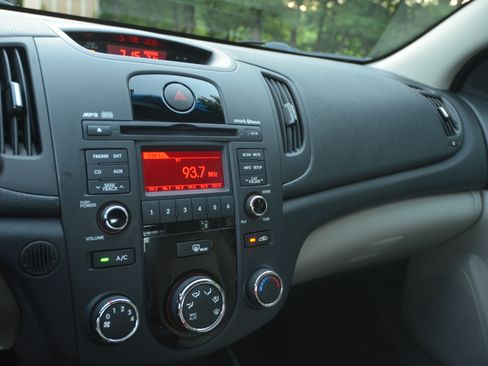 Used 2012 Kia Forte EX Sedan FWD image 16