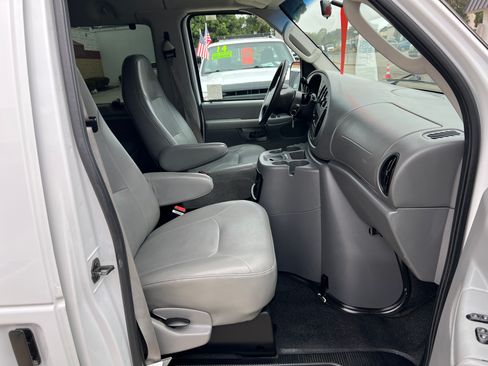 Used 2007 Ford E-350 and Econoline 350 XL image 10