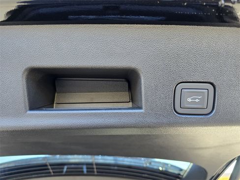 New 2026 GMC Acadia Elevation image 31