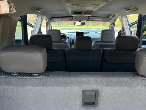 Used 2004 Nissan Armada SE image 8