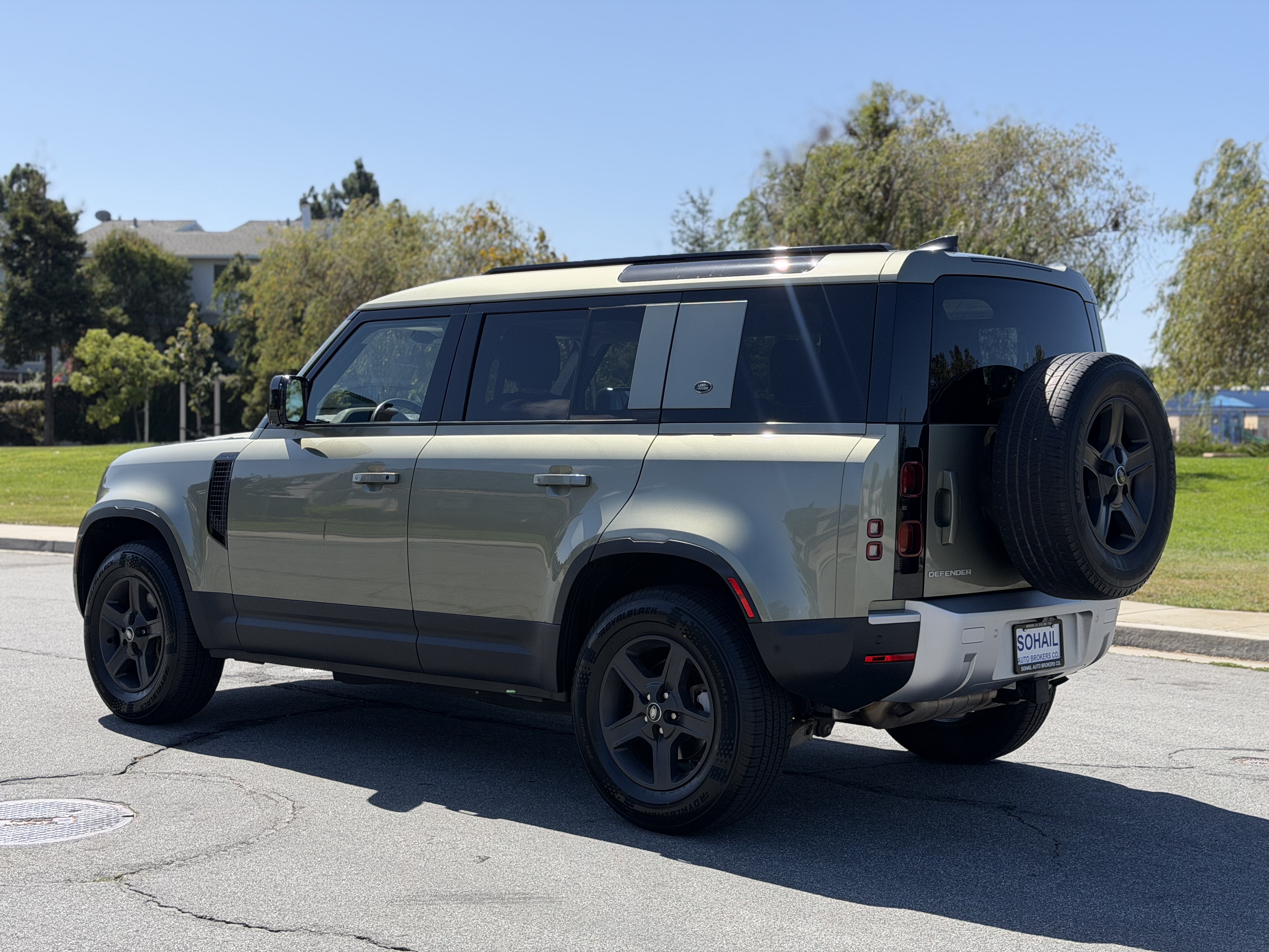Used 2020 Land Rover Defender 110 AWD/4WD image 3