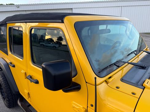 Used 2019 Jeep Wrangler 4WD Unlimited Sport image 41