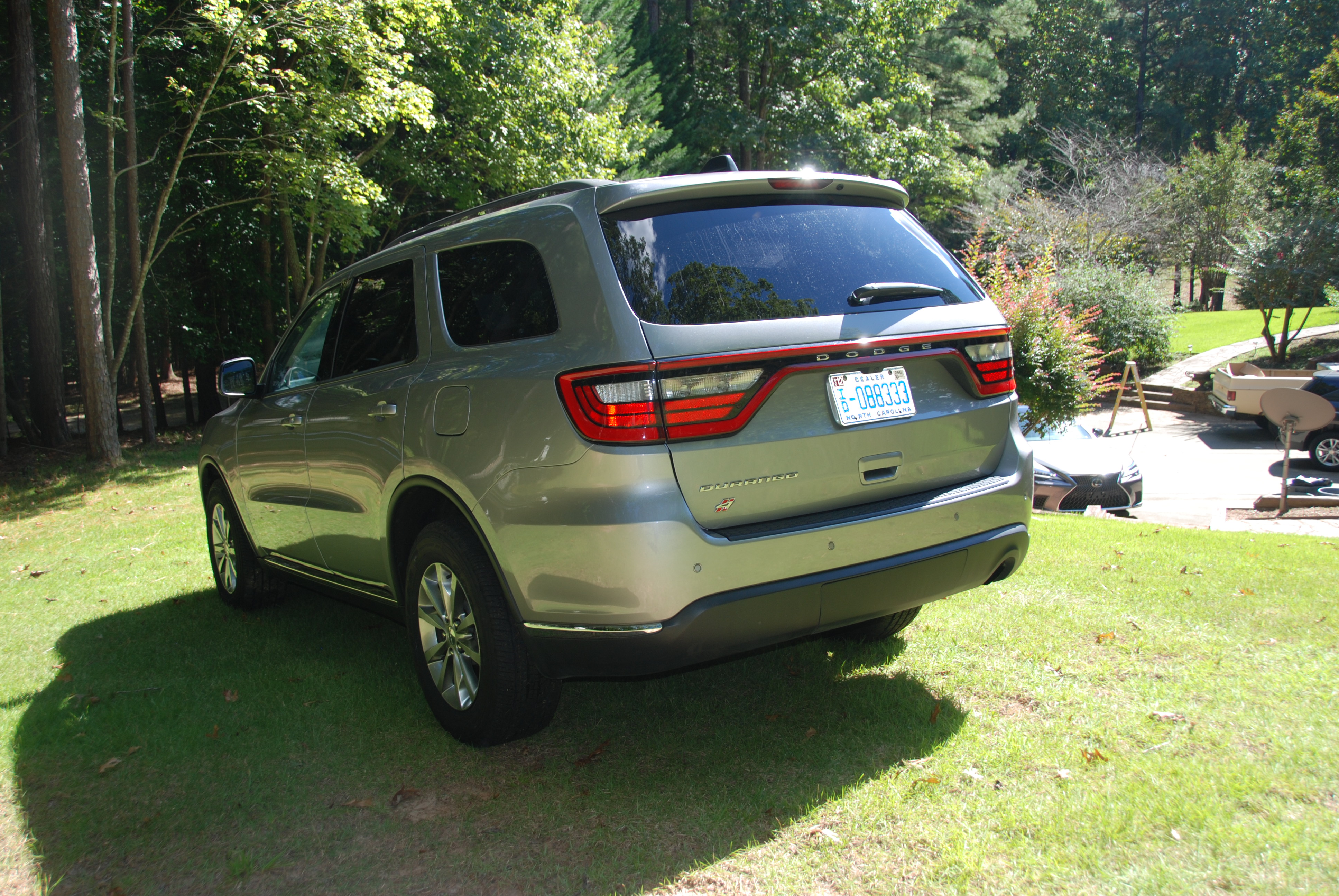 Used 2018 Dodge Durango AWD SXT image 4