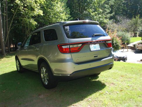 Used 2018 Dodge Durango AWD SXT image 4