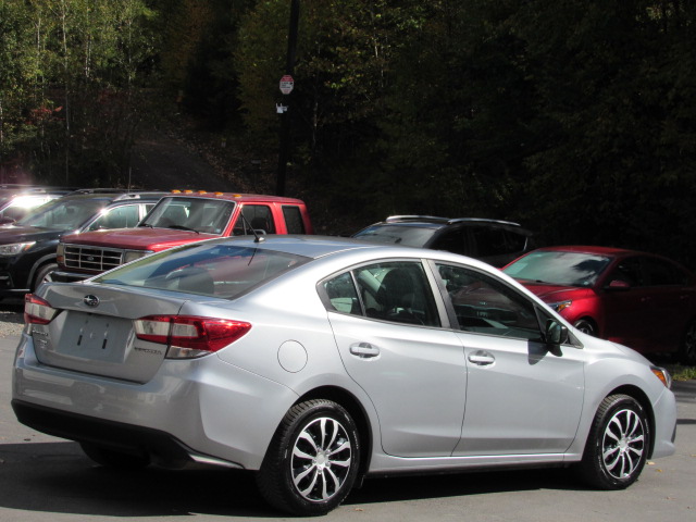 Used 2022 Subaru Impreza 2.0i Sedan AWD/4WD image 9