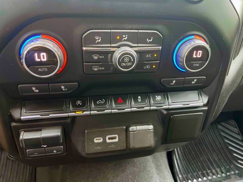 Used 2021 Chevrolet Silverado 1500 LT image 29