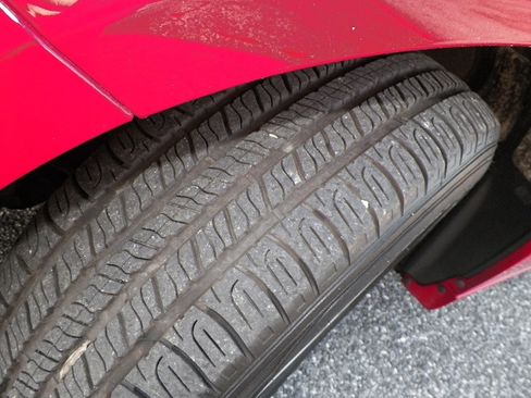 Used 2016 Dodge Charger SE RWD image 4