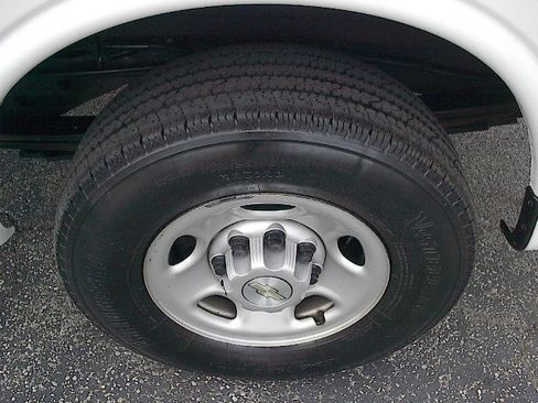 Used 2020 Chevrolet Express 3500 UNAVAIL RWD image 24