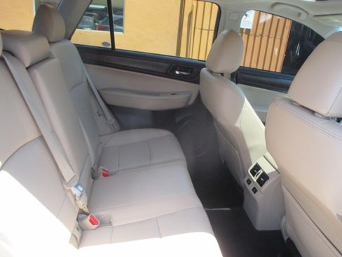 Used 2017 Subaru Outback 2.5i Limited AWD/4WD image 16