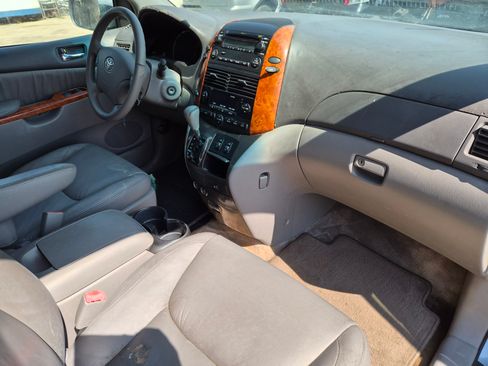Used 2008 Toyota Sienna FWD image 8