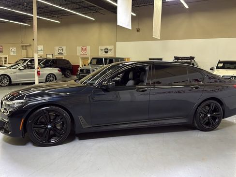 Used 2019 BMW 740i w/ M-Sport Package RWD image 7