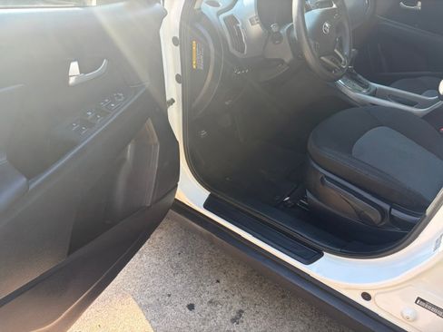 Used 2016 Kia Sportage FWD LX image 10