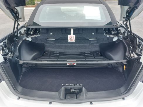 Used 2011 Chrysler 200 Touring image 25