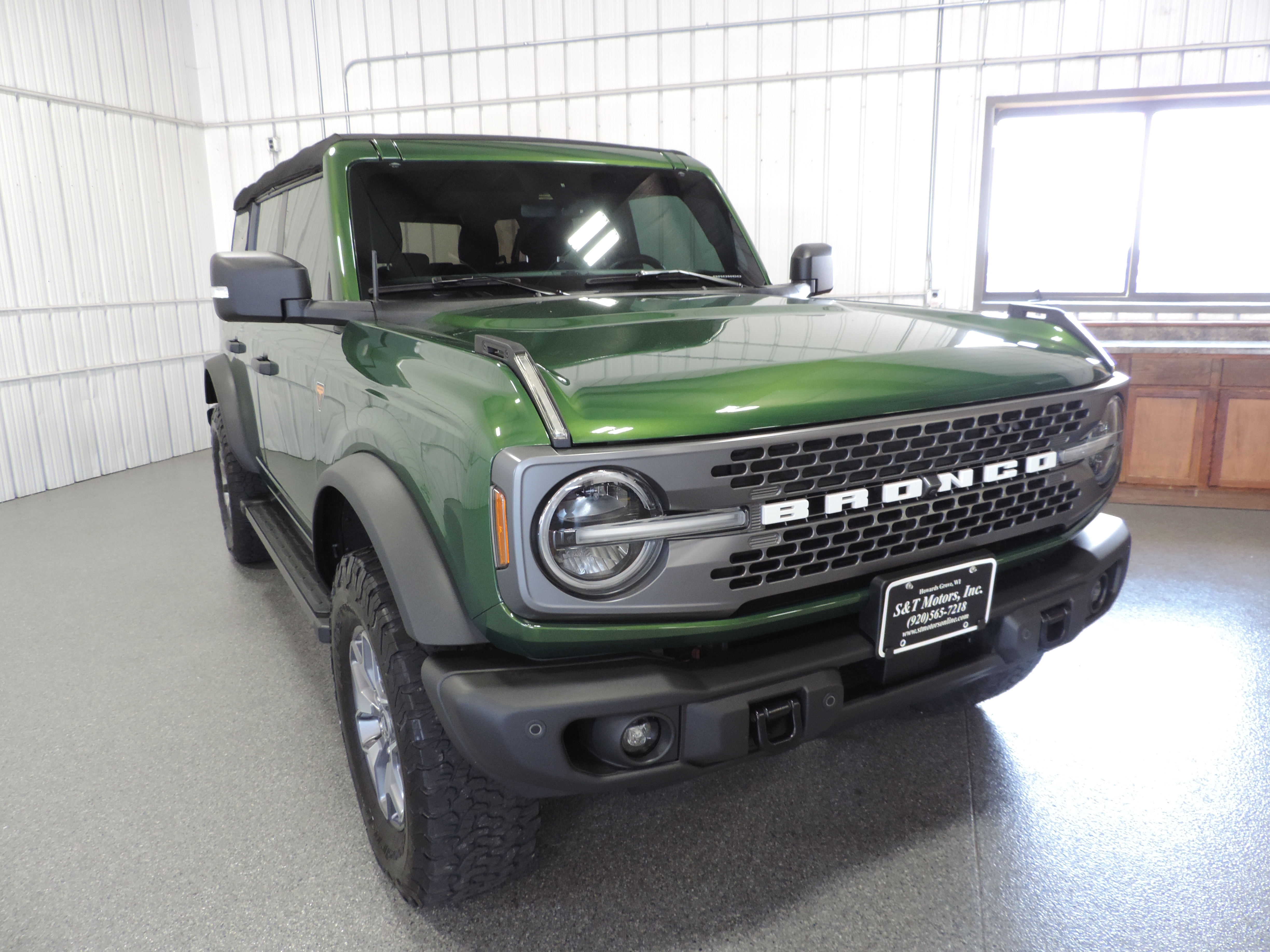 Used 2023 Ford Bronco 4-Door Badlands AWD/4WD image 6