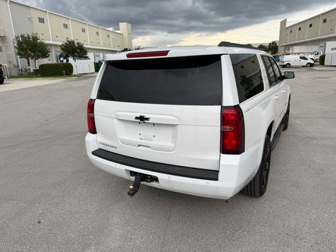 Used 2015 Chevrolet Suburban LS RWD image 35