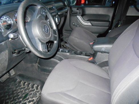 Used 2013 Jeep Wrangler Sport image 5