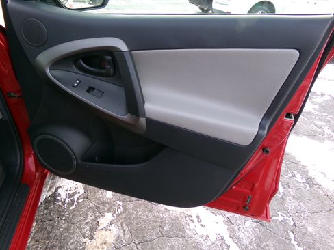 Used 2011 Toyota RAV4 Limited image 13