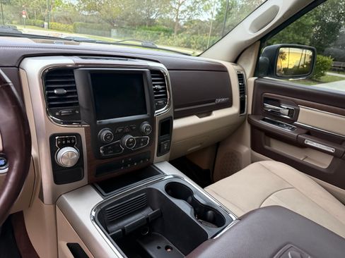 Used 2018 RAM 1500 2WD Crew Cab Laramie image 70