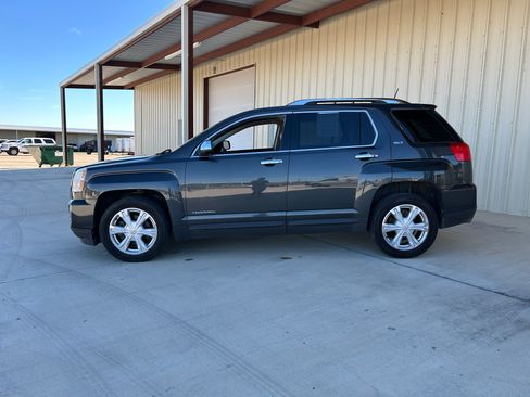Used 2017 GMC Terrain SLE image 9