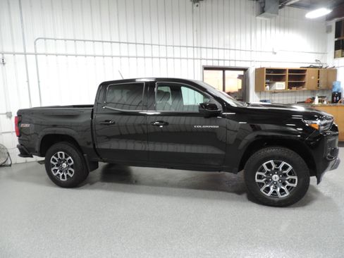 Used 2023 Chevrolet Colorado Z71 image 10