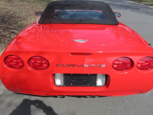 Used 2003 Chevrolet Corvette image 10