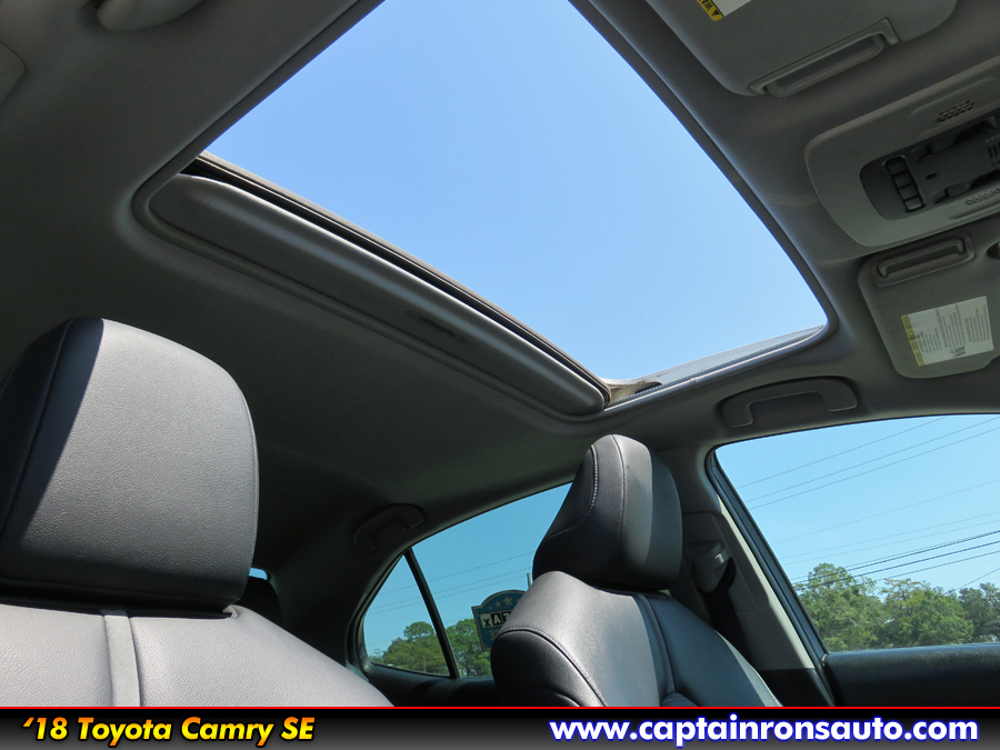 Used 2018 Toyota Camry SE Sport Sedan 4D FWD image 11