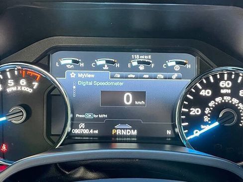 Used 2017 Ford F150 Platinum image 19