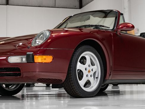 Used 1998 Porsche 911 Carrera Cabriolet RWD image 36