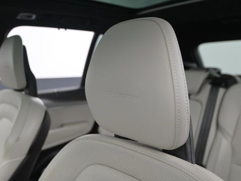 Used 2020 Volvo XC90 T6 R-Design image 46