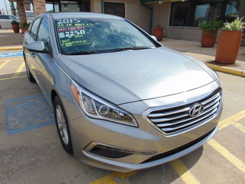 Used 2015 Hyundai Sonata SE image 1
