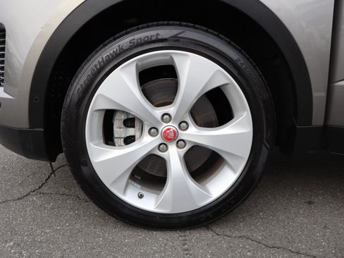 Used 2019 Jaguar E-PACE SE image 44