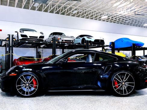 Used 2022 Porsche 911 Turbo image 2