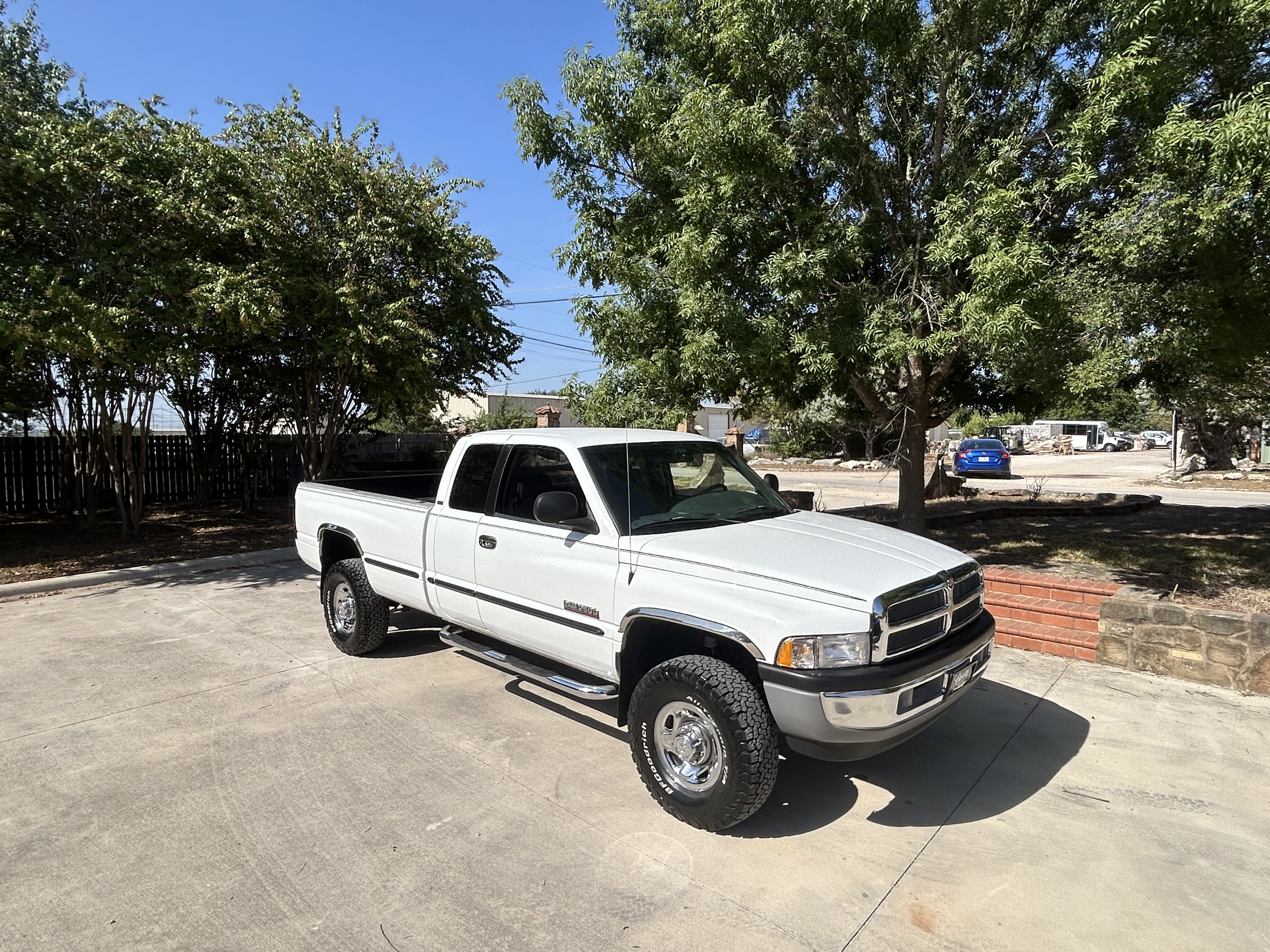 Used 1999 Dodge Ram 2500 Truck 4x4 Quad Cab image 1