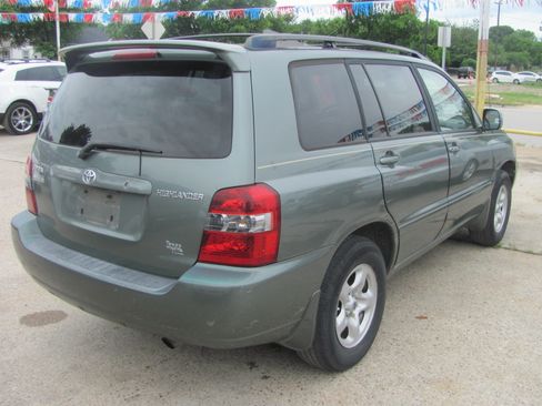 Used 2007 Toyota Highlander 2WD w/ 3rd Row image 3