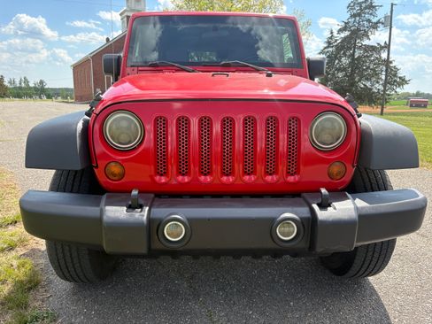 Used 2009 Jeep Wrangler Unlimited X image 9