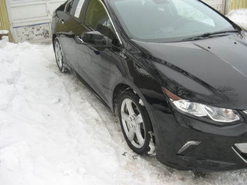Used 2017 Chevrolet Volt LT image 3