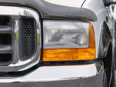 Used 1999 Ford F350 XLT image 16