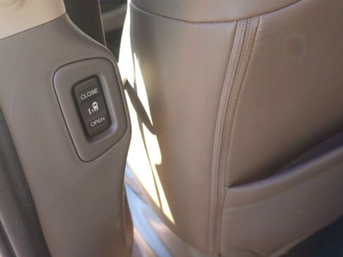 Used 2011 Honda Odyssey EX-L image 39