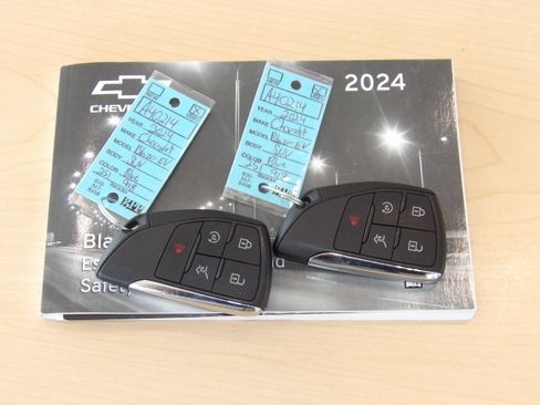 Used 2024 Chevrolet Blazer EV RS RWD image 37