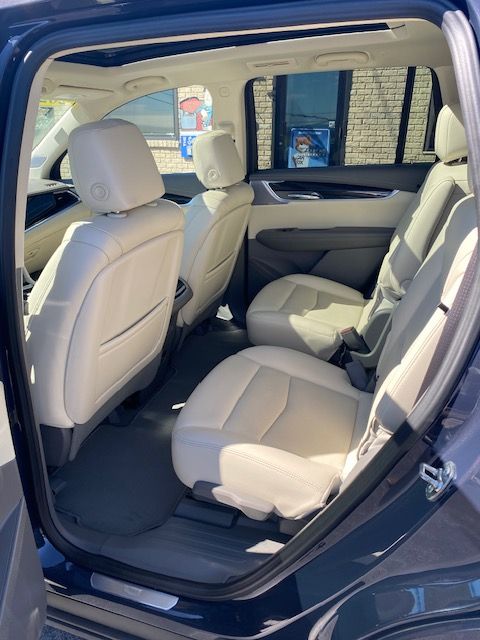 Used 2024 Cadillac XT6 AWD Premium Luxury image 21