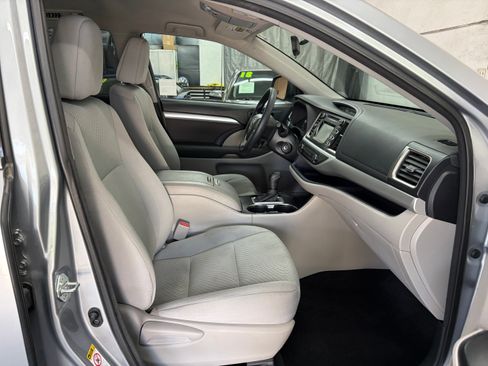 Used 2014 Toyota Highlander FWD LE V6 image 15