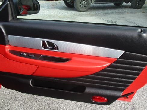 Used 2004 Ford Thunderbird LX image 24