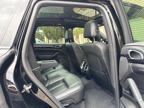 Used 2017 Porsche Cayenne image 11
