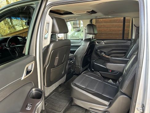 Used 2016 GMC Yukon XL Denali image 13