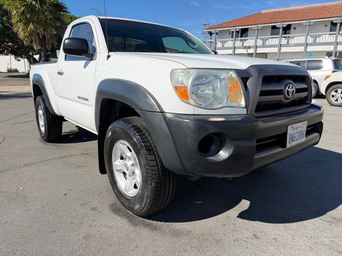 Used 2009 Toyota Tacoma PreRunner image 16