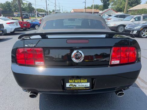 Used 2007 Ford Mustang GT Convertible RWD image 32
