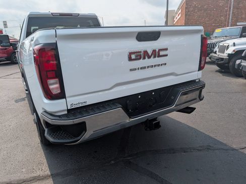 Used 2023 GMC Sierra 2500 4x4 Crew Cab Pro image 5
