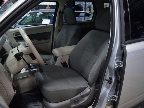 Used 2010 Ford Escape XLT image 17