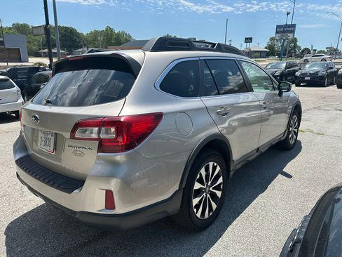 Used 2015 Subaru Outback 2.5i Limited image 4